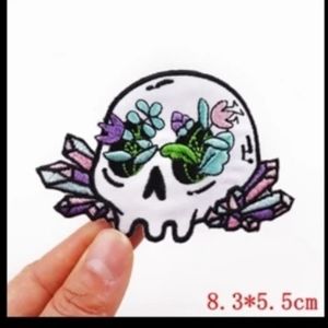 Skull iron on